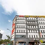 Oyo 430 Oak Valley Boutique Hotel