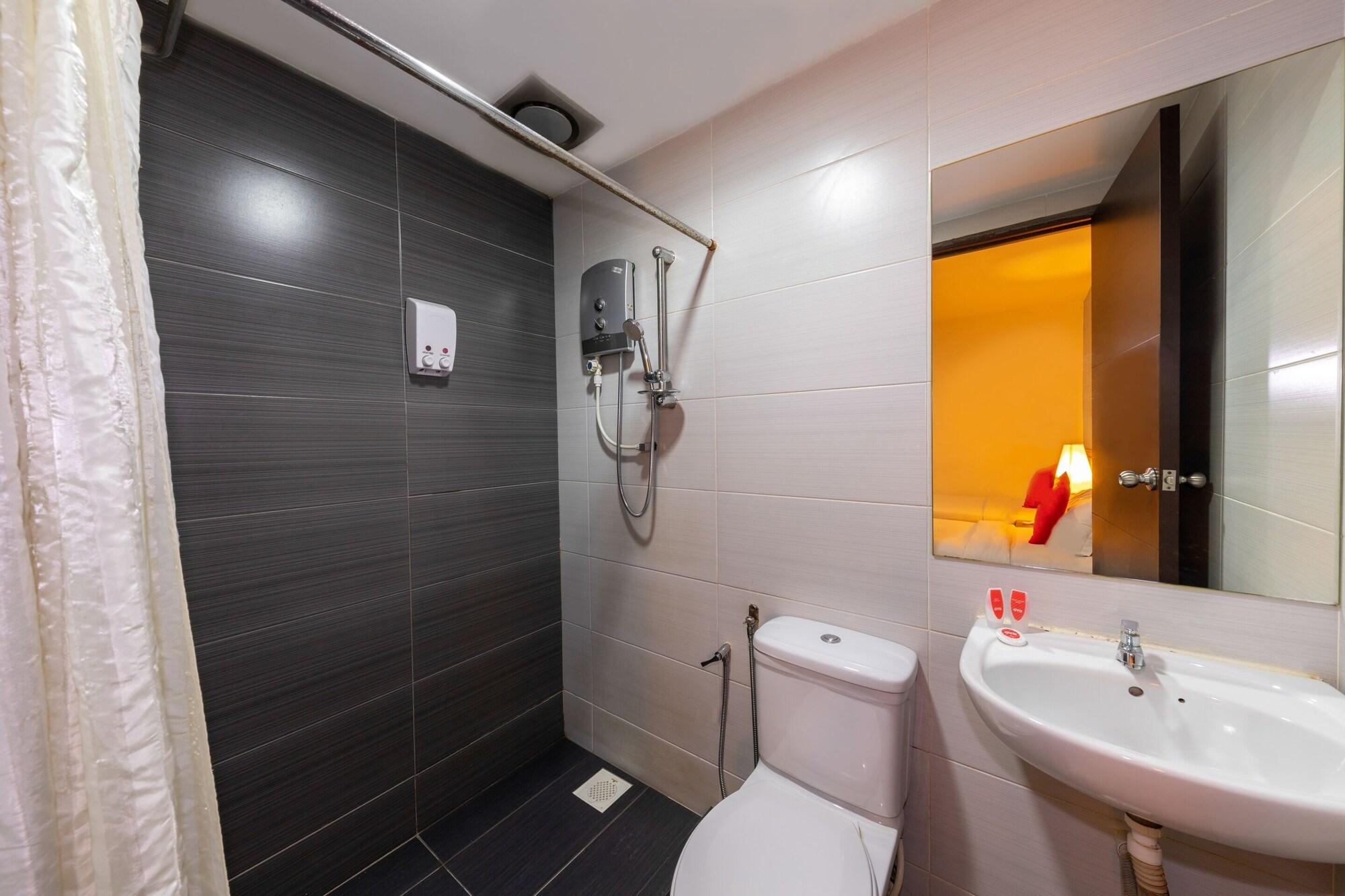 Hotel Oyo 430 Oak Valley Boutique 2*